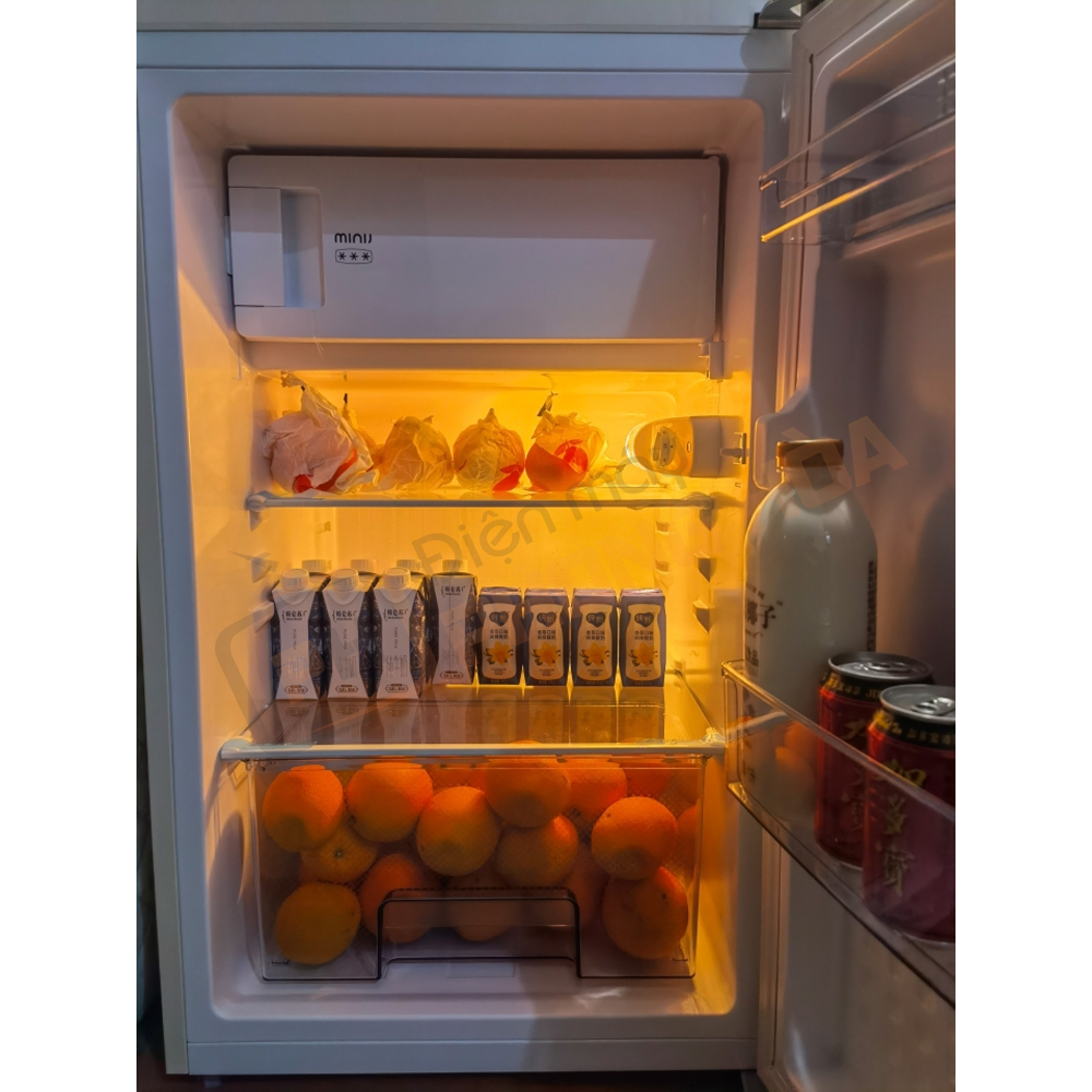 Tủ lạnh có đầy đủ ngăn mát và ngăn đá