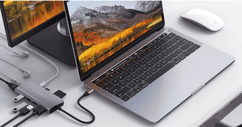 Kết nối cáp với Macbook và màn hình ngoài