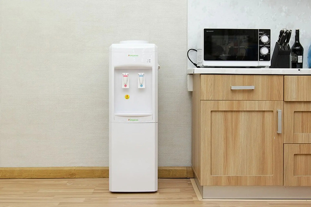 Máy lọc nước nóng lạnh có tốn điện không? Không đáng kể nếu biết mẹo sử dụng!