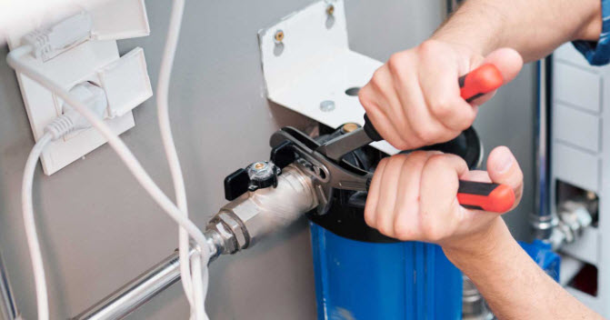 Máy lọc nước bị kêu tít tít