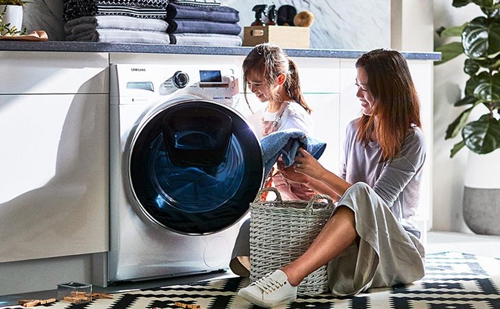 Kiểm tra kỹ quần áo và vật dụng trước khi giặt